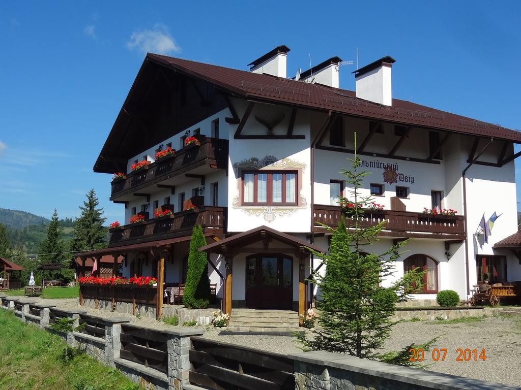 Alpenhof Pansion Hotell Slavske Exteriör bild