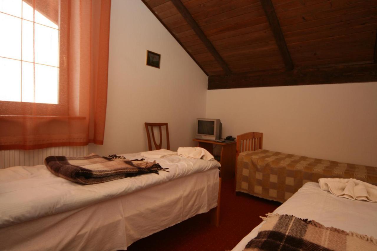 Alpenhof Pansion Hotell Slavske Exteriör bild
