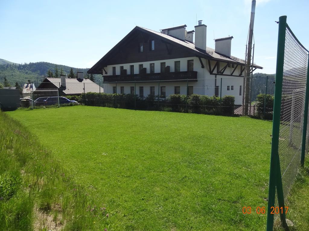 Alpenhof Pansion Hotell Slavske Exteriör bild