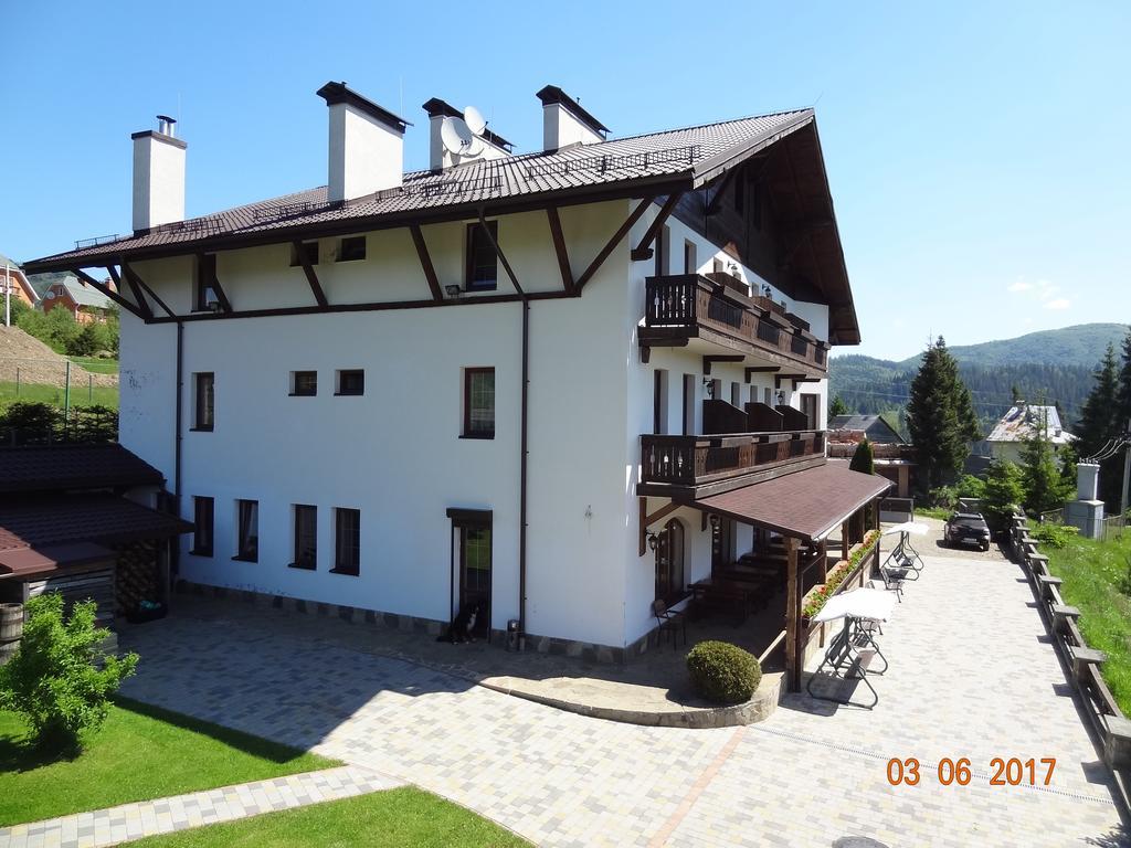 Alpenhof Pansion Hotell Slavske Exteriör bild